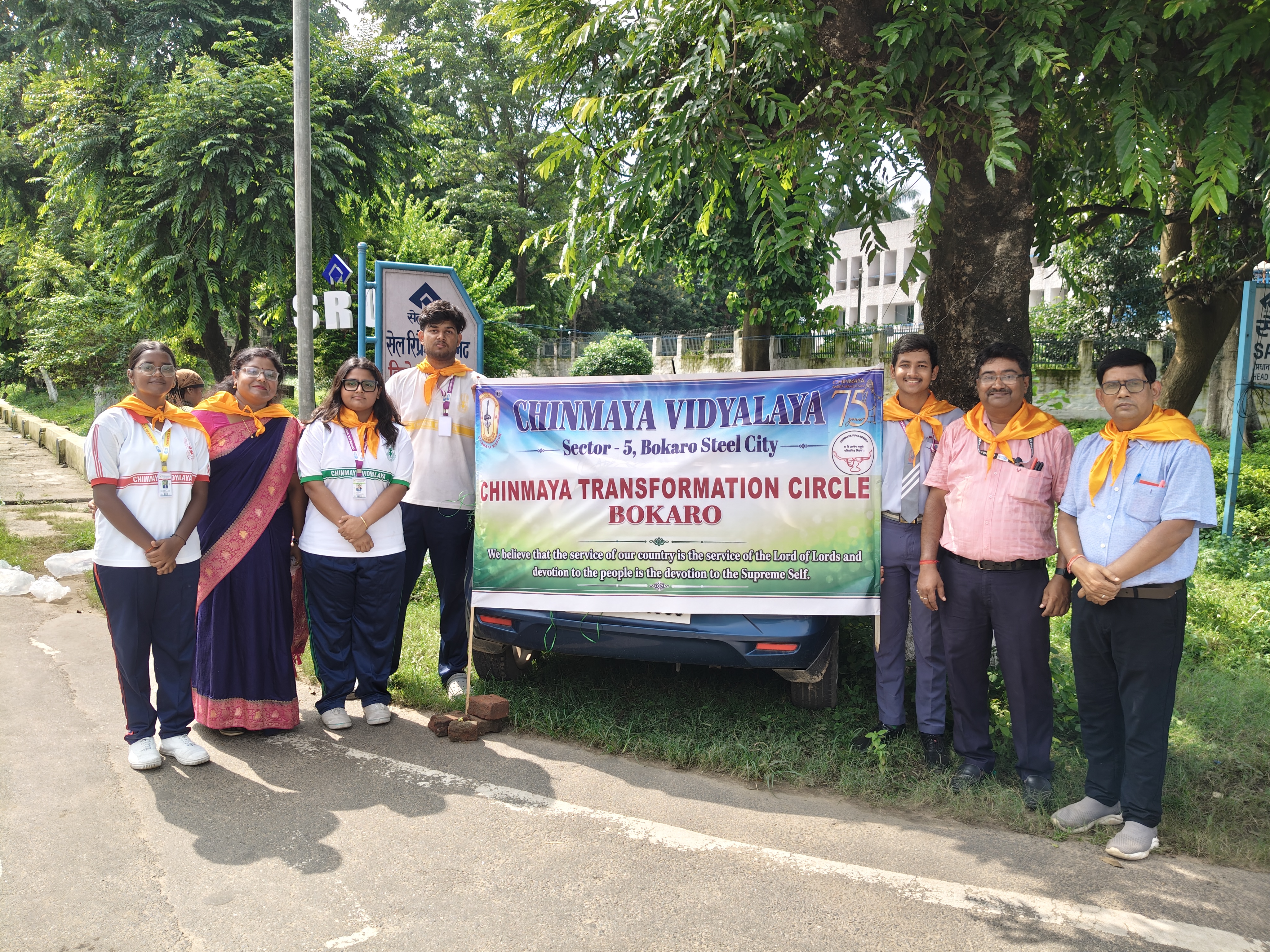 Seva by Chinmaya Vidyalaya Bokaro students on the auspicious occasion of Bahuda Yatra