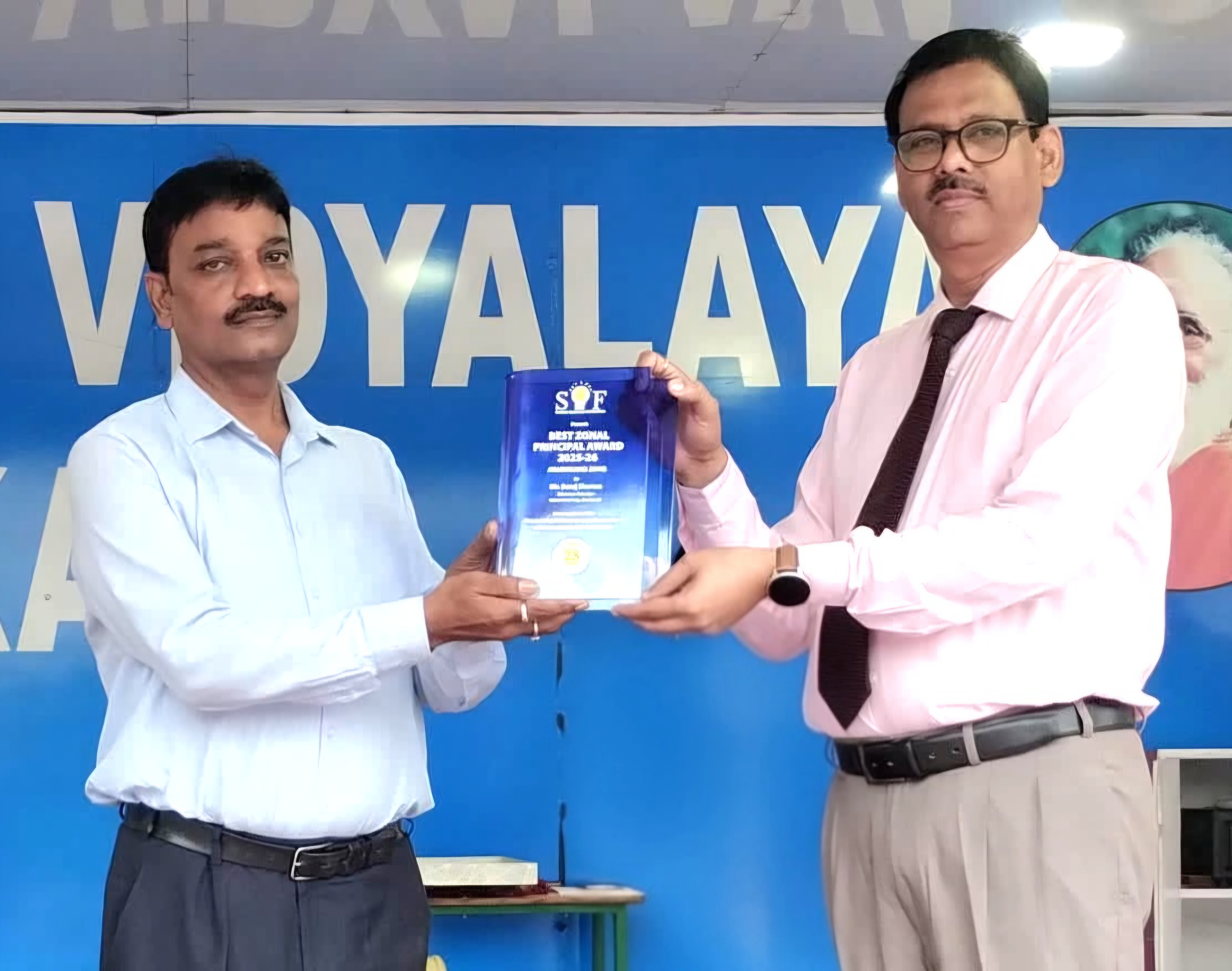Chinmaya Vidyalaya Bokaro Principal Suraj Sharma Honoured with SOF ‘Best Zonal Principal Award’