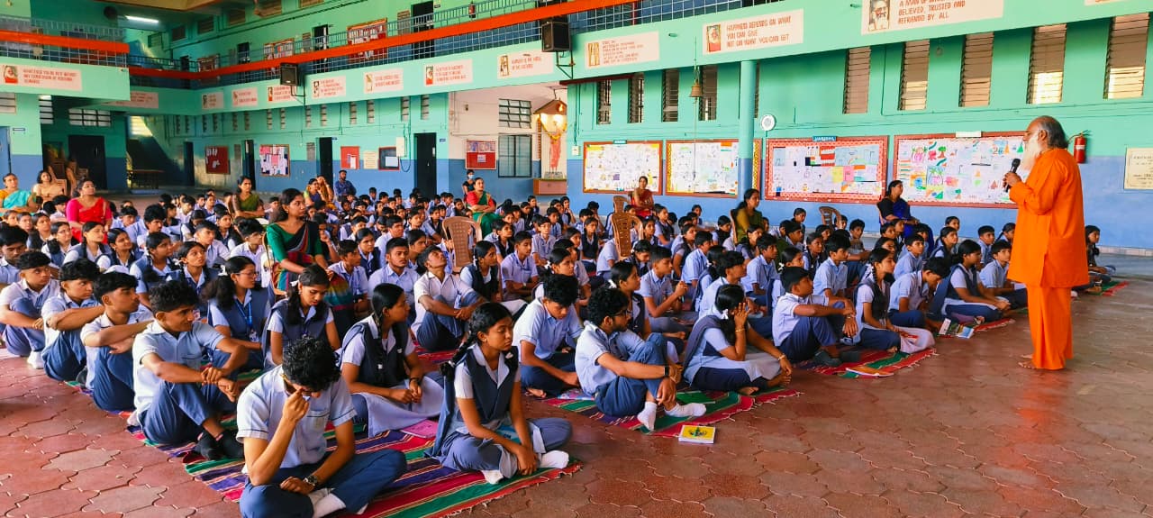 ENLIGHTENING SESSION BY HIS HOLINESS SWAMI CHIDRUPANANDAJI
